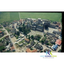 Luchtfoto Oud Lobith rk Kerk met begraafplaats -walhof- dorpsdijk- zwartesluis Coll. G.B. Janssen